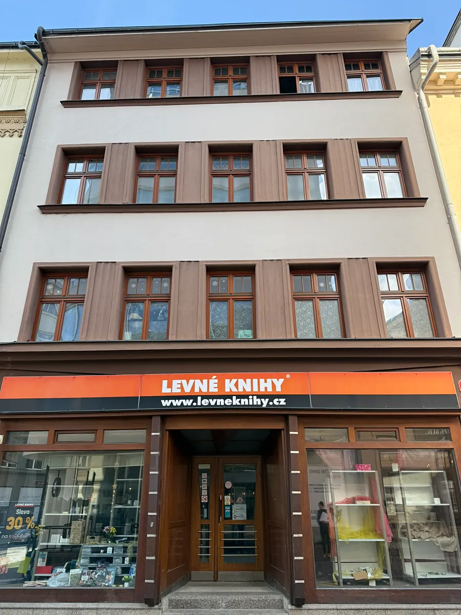 Pronájem obchodního prostoru 240 m²